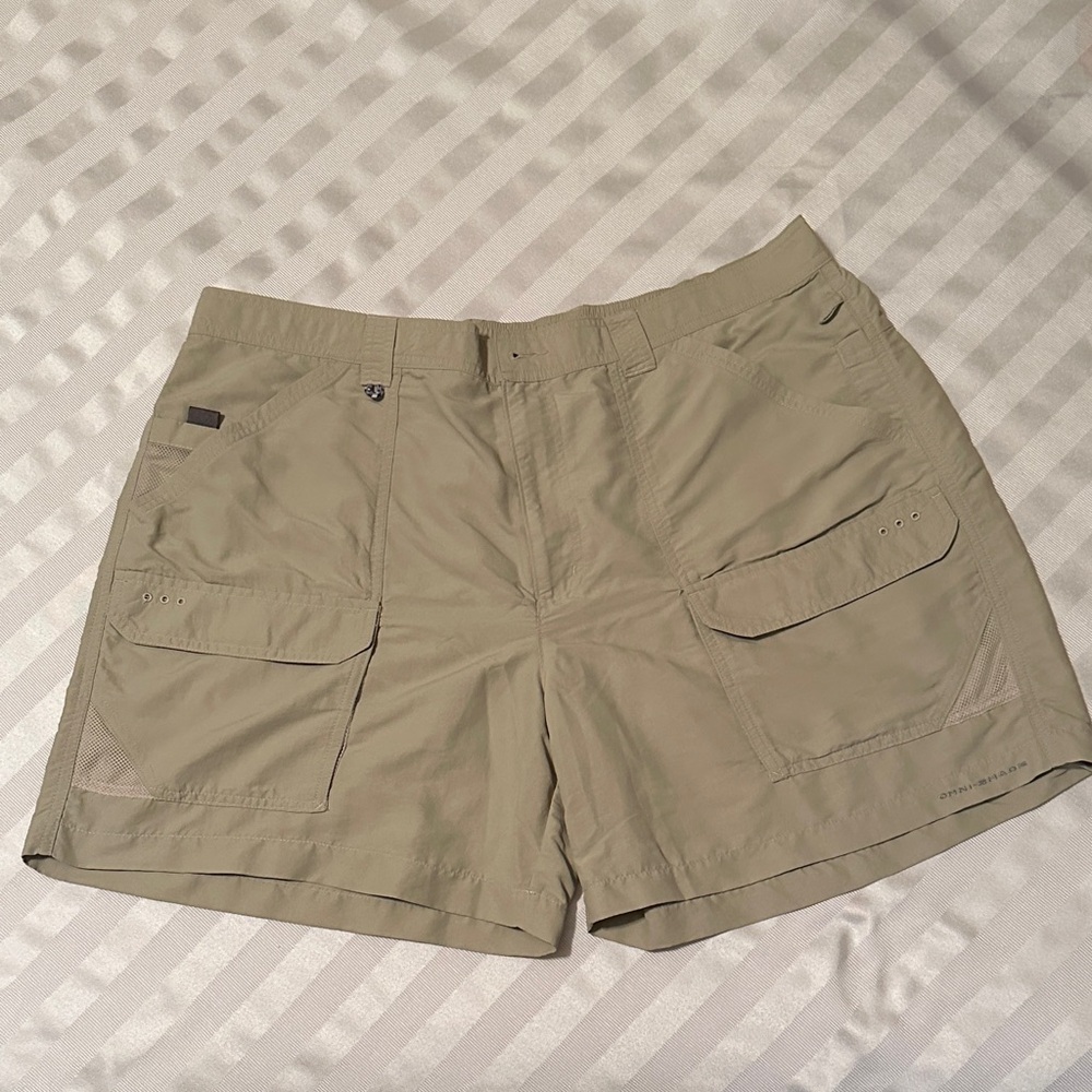 Columbia Men's PFG Cargo Lightweight Quick Dry Fishing Shorts